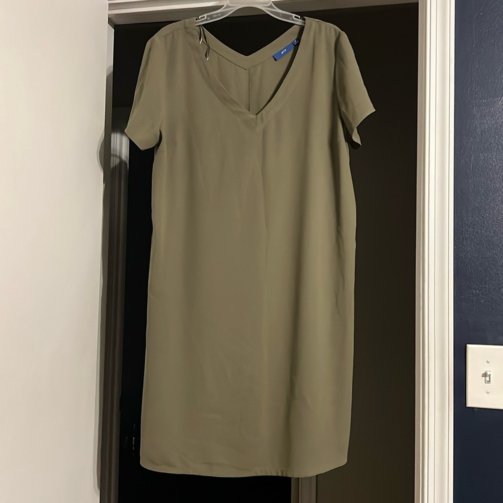 Women’s dress with pockets!